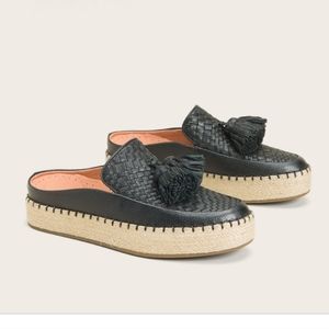 Gentle Souls Womens Rory Slip On Mule Tassel Sneaker Size 10 NEW